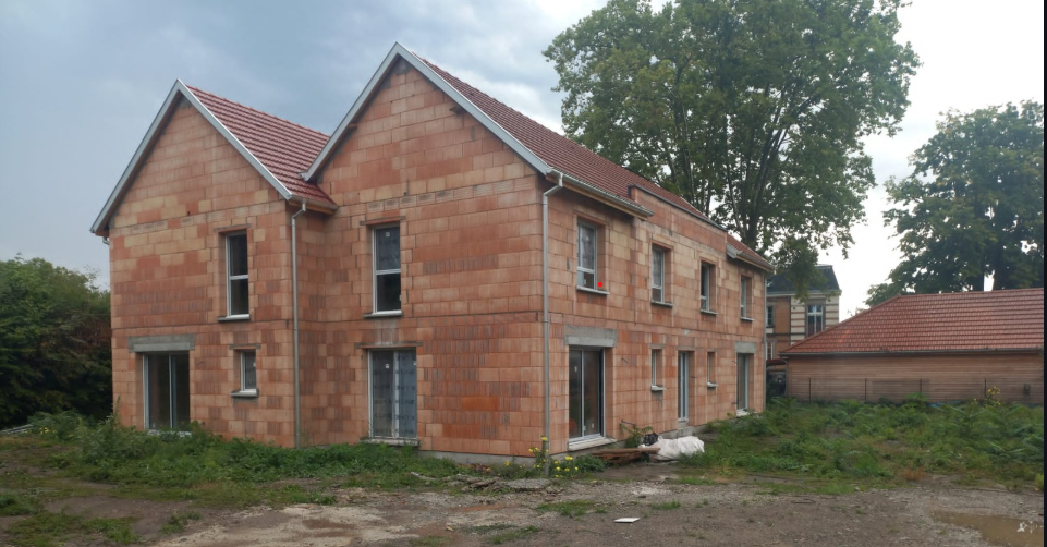 Maçonnerie en brique rouge — construction neuve